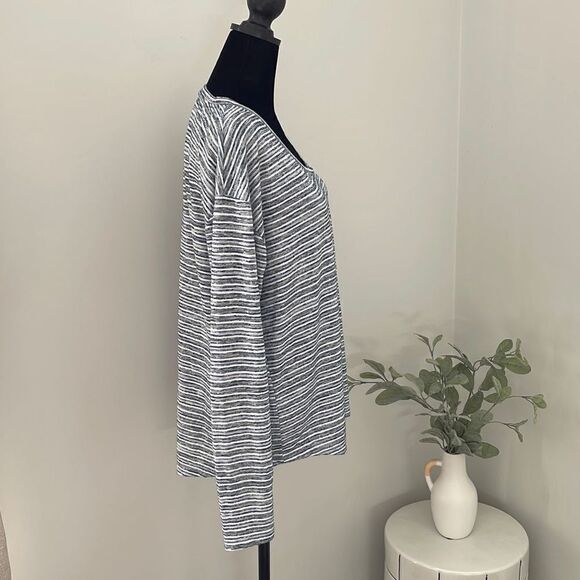 GAP Long Sleeve Top. Women’s Size Medium - Picture 3 of 7